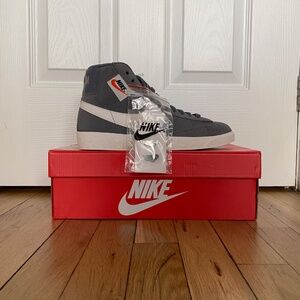 Nike Blazer Mid Rebel “Cool Grey / Summit White” Women’s Size 9.5 (EU 41)